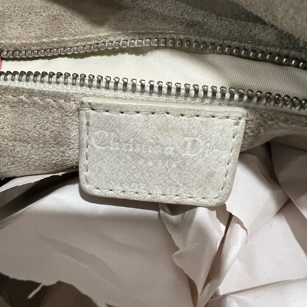 👜 Dior Avenue Bag - FIXER UPPER - Luxury Handbag Giveaway - Picture 10 of 15